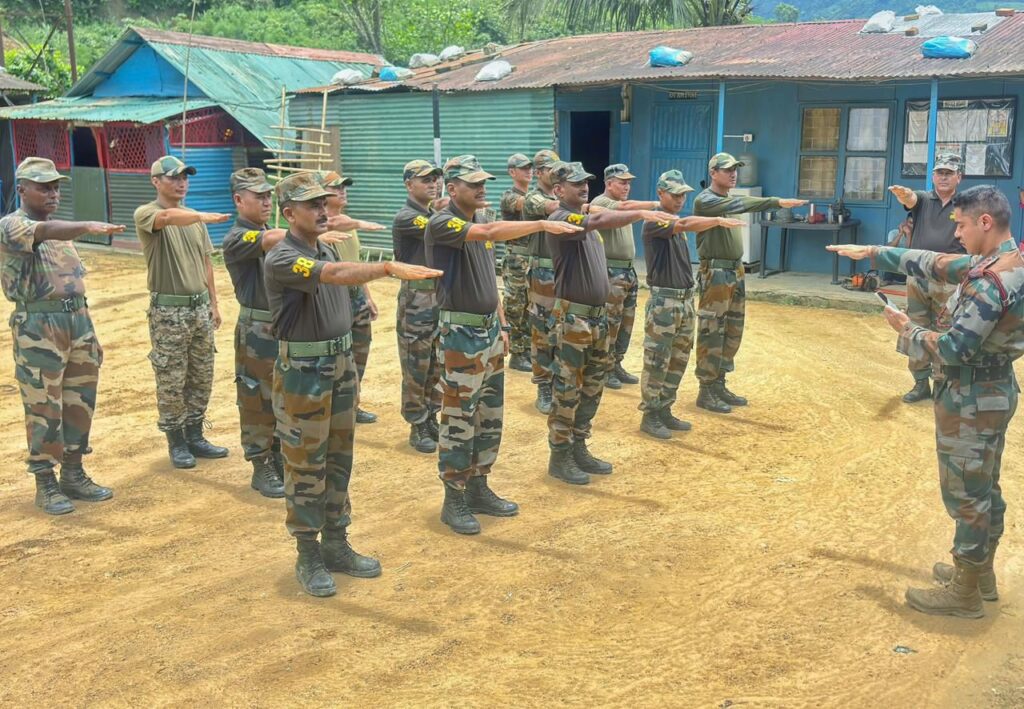 মাদকবিরোধী শপথ আসাম রাইফেলস জওয়ানদের মাদকবিরোধী শপথ আসাম রাইফেলস জওয়ানদের