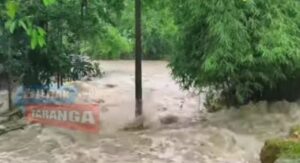 পাথারকান্দির দুল্লভপুরের বাঁধ ভেঙে জল ঢুকছে, প্লাবিত বহু এলাকা পাথারকান্দির দুল্লভপুরের বাঁধ ভেঙে জল ঢুকছে, প্লাবিত বহু এলাকা
