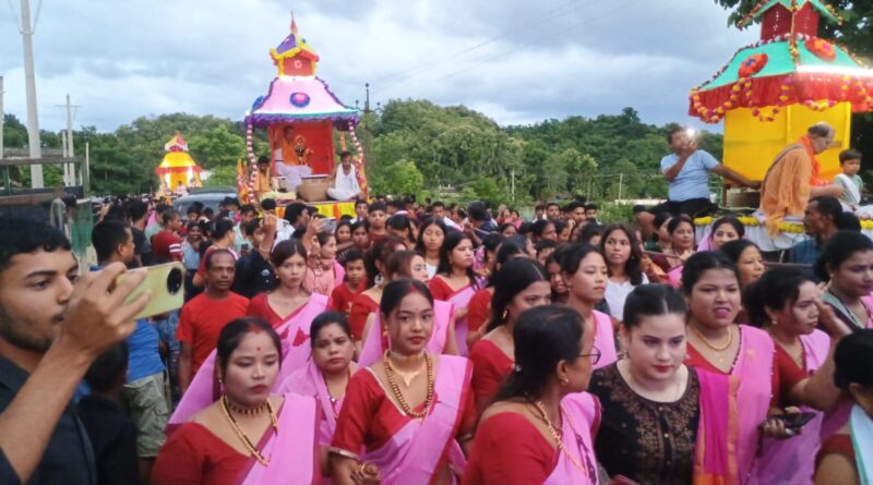 পাথারকান্দি ব্লক বাজারে রথযাত্রায় জনস্রোত পাথারকান্দি ব্লক বাজারে রথযাত্রায় জনস্রোত