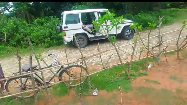 বলেরো গাড়ির চাকায় পিষ্ট যুবক, শোকাহত সলগই বলেরো গাড়ির চাকায় পিষ্ট যুবক, শোকাহত সলগই