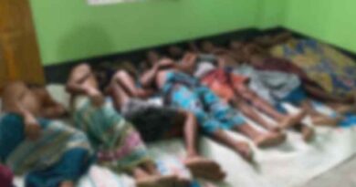 সাগরে ভেসে প্রাণে ফিরলেন ৯ জেলে, নিখোঁজ তিন সাগরে ভেসে প্রাণে ফিরলেন ৯ জেলে, নিখোঁজ তিন