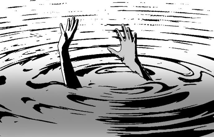 থার্মোকলের নৌকা দিয়ে লঙ্গাই পার হতে গিয়ে অঘটন, নিখোঁজ যুবক থার্মোকলের নৌকা দিয়ে লঙ্গাই পার হতে গিয়ে অঘটন, নিখোঁজ যুবক