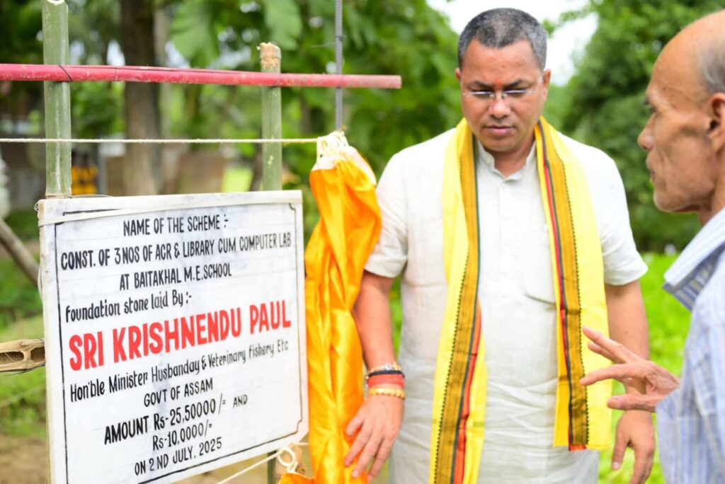 পাথারকান্দিতে চারটি বিদ্যালয়ে শ্রেণিকক্ষের শিলান্যাস কৃষ্ণেন্দু পালের পাথারকান্দিতে চারটি বিদ্যালয়ে শ্রেণিকক্ষের শিলান্যাস কৃষ্ণেন্দু পালের