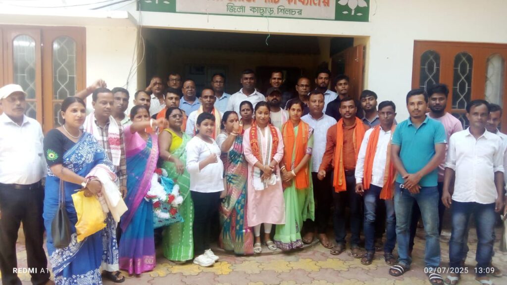 কুমারপাড়া জিপির সভাপতি পদে নির্বাচিত অর্চনা দাস কুমারপাড়া জিপির সভাপতি পদে নির্বাচিত অর্চনা দাস