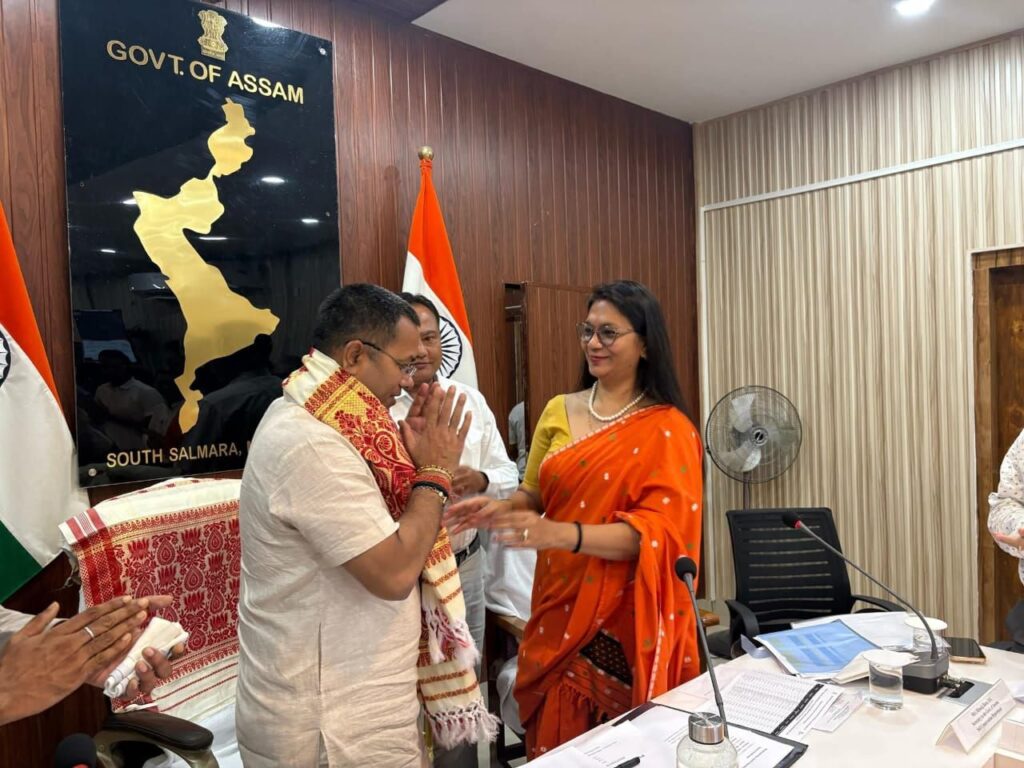 দক্ষিণ শালমারা-মানকাচরে পর্যালোচনা সভা মন্ত্রী কৃষ্ণেন্দু পালের দক্ষিণ শালমারা-মানকাচরে পর্যালোচনা সভা মন্ত্রী কৃষ্ণেন্দু পালের