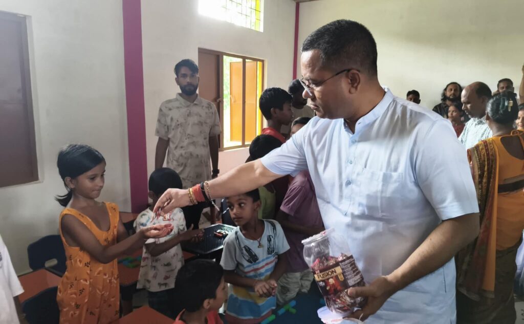 লঙ্গাই ও বুবরিঘাটে অঙ্গনওয়াড়ি কেন্দ্রের নবনির্মিত ভবনের উদ্বোধন কৃষ্ণেন্দুর লঙ্গাই ও বুবরিঘাটে অঙ্গনওয়াড়ি কেন্দ্রের নবনির্মিত ভবনের উদ্বোধন কৃষ্ণেন্দুর