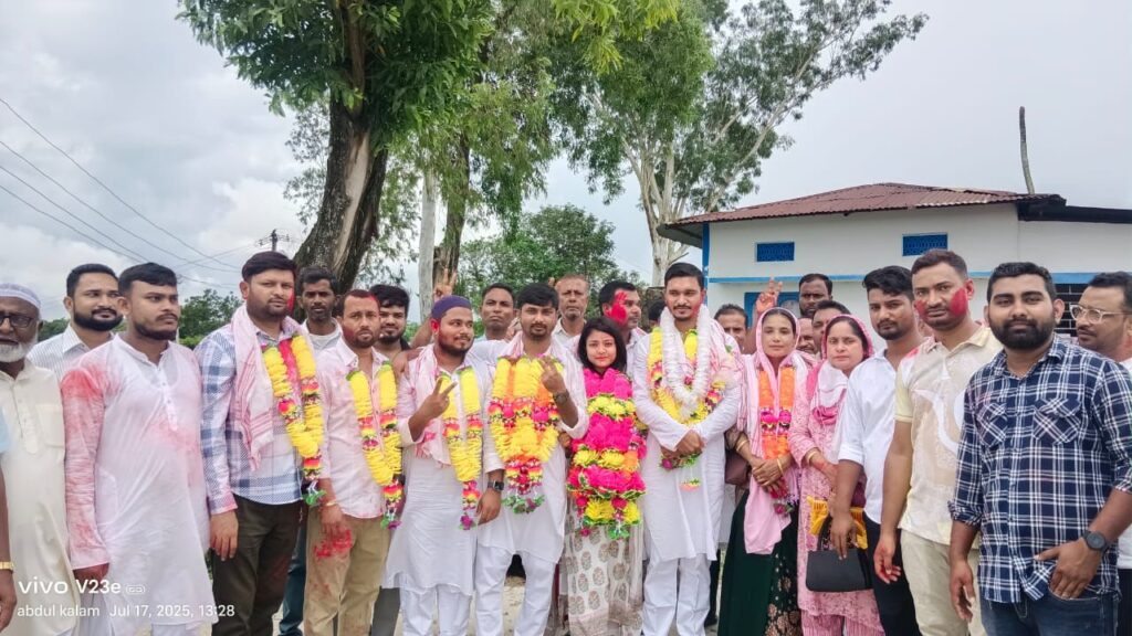 দলীয় আট সদস্য থাকার পরও কাঠখড় পুড়িয়ে এপি সভাপতির আসন দখল সিরিনের দলীয় আট সদস্য থাকার পরও কাঠখড় পুড়িয়ে এপি সভাপতির আসন দখল সিরিনের
