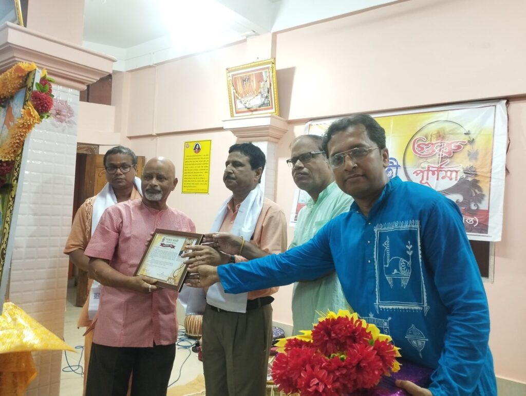 সংস্কার ভারতীর গুরু পূর্ণিমা অনুষ্ঠান হাইলাকান্দিতে, সংবর্ধিত সঙ্গীতজ্ঞ সলিল পুরকায়স্থ সংস্কার ভারতীর গুরু পূর্ণিমা অনুষ্ঠান হাইলাকান্দিতে, সংবর্ধিত সঙ্গীতজ্ঞ সলিল পুরকায়স্থ