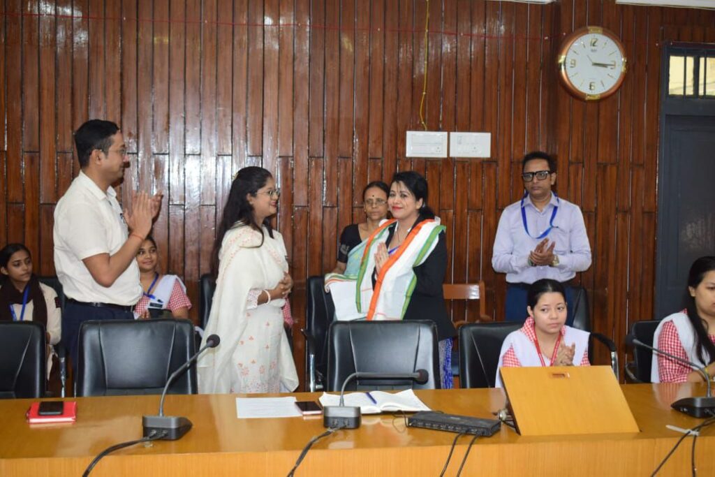 কাছাড় জেলা প্রশাসনের উদ্যোগে দেশভক্ত তরুণরাম ফুকন দিবস উদযাপন কাছাড় জেলা প্রশাসনের উদ্যোগে দেশভক্ত তরুণরাম ফুকন দিবস উদযাপন
