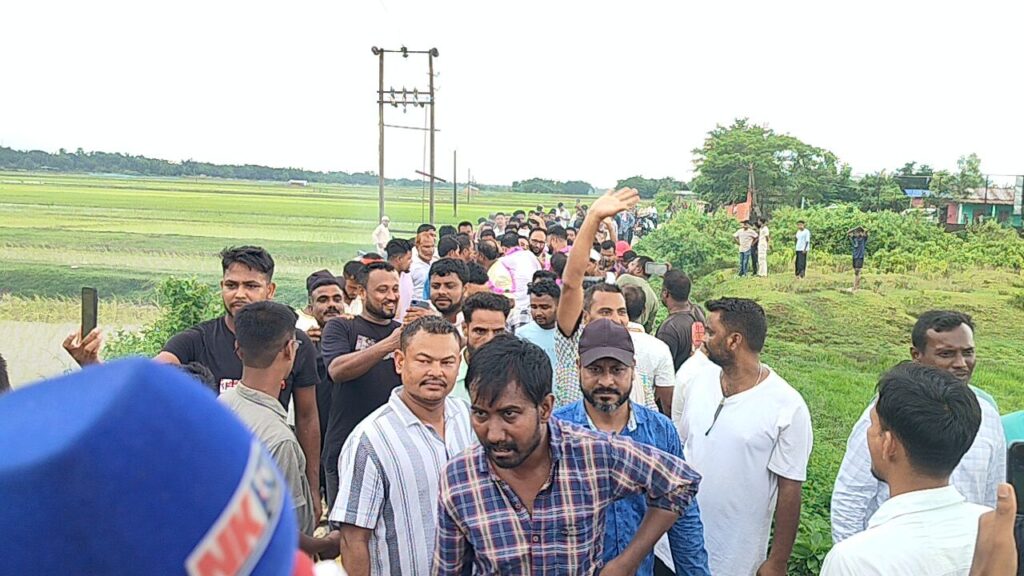ক্রস ভোট, অবশেষে বিজেপির দখলে বাঁশকান্দি আঞ্চলিক পঞ্চায়েত বোর্ড ক্রস ভোট, অবশেষে বিজেপির দখলে বাঁশকান্দি আঞ্চলিক পঞ্চায়েত বোর্ড
