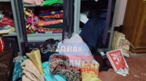 বড়যাত্রাপুরে ডাকাতি, লুট টাকা সহ গহনা বড়যাত্রাপুরে ডাকাতি, লুট টাকা সহ গহনা