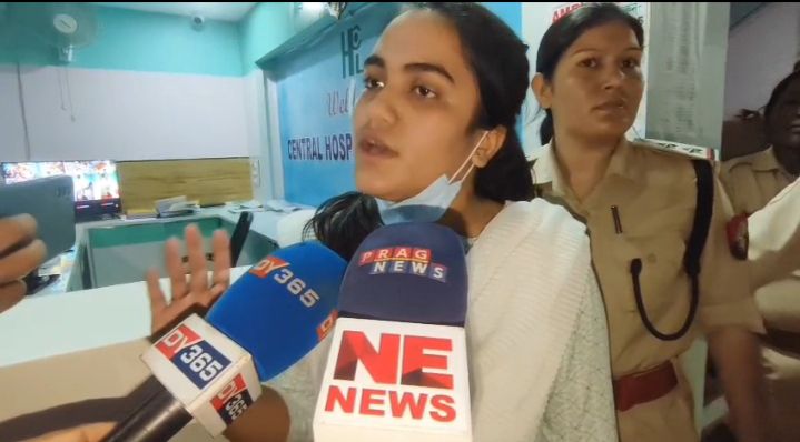 চৌরঙ্গী সেন্ট্রাল হাসপাতাল সিল করার দাবি, দুই ডাক্তার সহ আটক পাঁচ চৌরঙ্গী সেন্ট্রাল হাসপাতাল সিল করার দাবি, দুই ডাক্তার সহ আটক পাঁচ