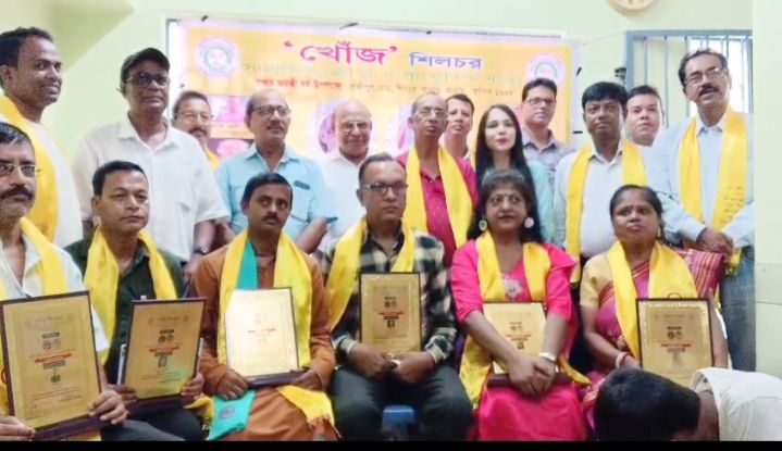 বরাকের সাতজন সাংবাদিককে সংবর্ধনা খোঁজের বরাকের সাতজন সাংবাদিককে সংবর্ধনা খোঁজের