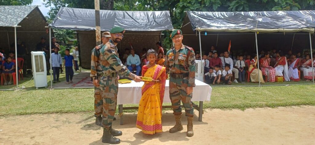 ASSAM RIFLES “কমান্ডারের সঙ্গে একটি দিন” কর্মসূচি জিরিবামের বড়বেকড়ায় ASSAM RIFLES “কমান্ডারের সঙ্গে একটি দিন” কর্মসূচি জিরিবামের বড়বেকড়ায়