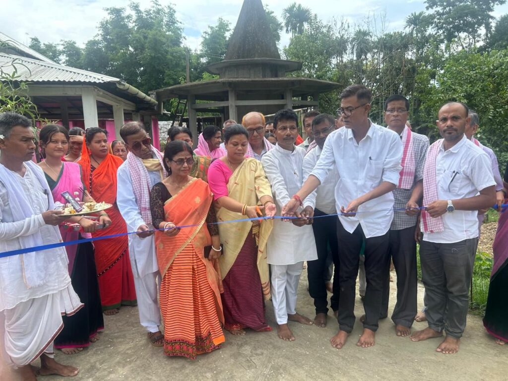 চেয়ারপার্সন রীতা সিনহার উদ্যোগে পাথারকান্দিতে একদিনে তিনটি প্রকল্পের সূচনা চেয়ারপার্সন রীতা সিনহার উদ্যোগে পাথারকান্দিতে একদিনে তিনটি প্রকল্পের সূচনা