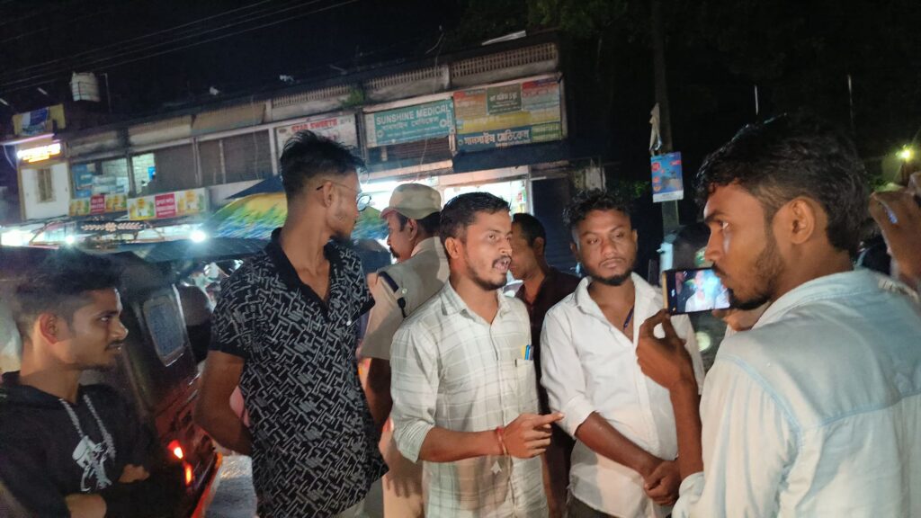 দক্ষিণ করিমগঞ্জকে ‘পাকিস্তানি’ বলে মন্তব্য, বিজয়ের কুশপুতুল পুড়ালো এনএসইউআই দক্ষিণ করিমগঞ্জকে ‘পাকিস্তানি’ বলে মন্তব্য, বিজয়ের কুশপুতুল পুড়ালো এনএসইউআই