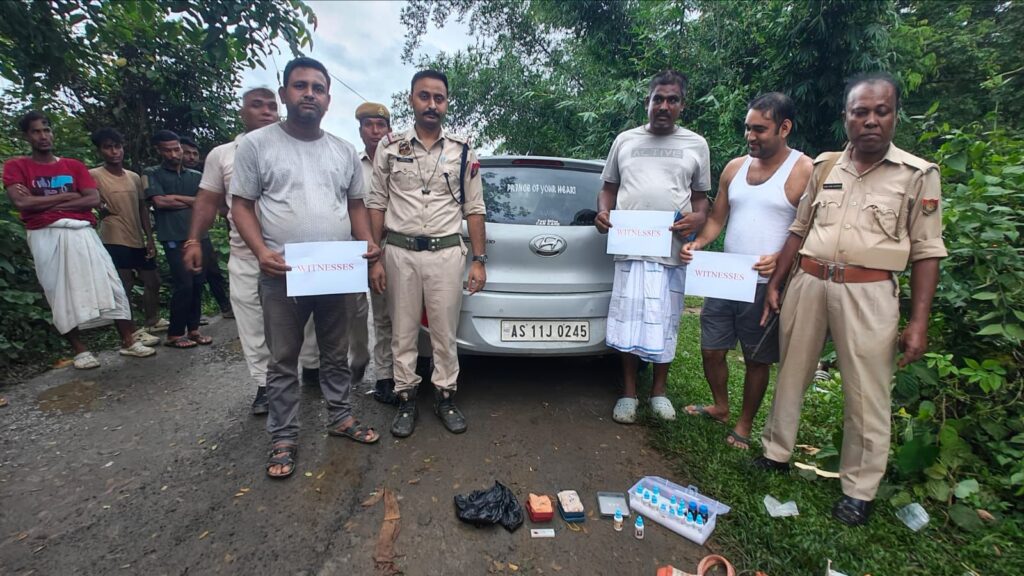 সোনাইয়ে দুর্ঘটনাগ্রস্ত গাড়ি থেকে হেরোইন উদ্ধার, এলাকায় চাঞ্চল্য সোনাইয়ে দুর্ঘটনাগ্রস্ত গাড়ি থেকে হেরোইন উদ্ধার, এলাকায় চাঞ্চল্য