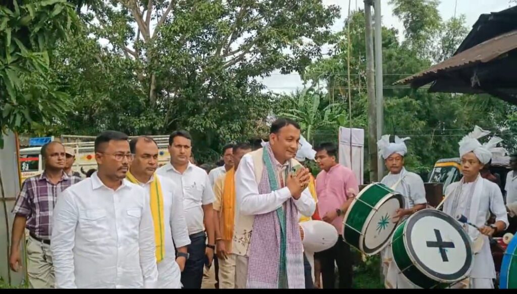 উন্নয়ন অব্যাহত রাখতে কৃষ্ণেন্দু পালকে ফের নির্বাচনের আহ্বান : সুভাষ উন্নয়ন অব্যাহত রাখতে কৃষ্ণেন্দু পালকে ফের নির্বাচনের আহ্বান : সুভাষ