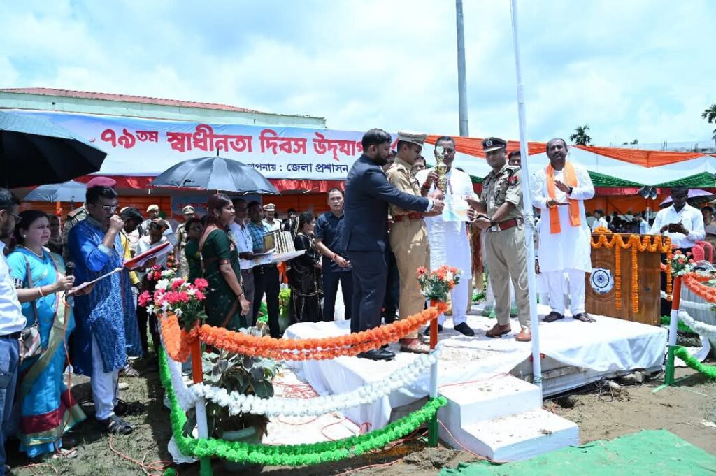 শ্রীভূমিতে যথাযোগ্য মর্যাদায় উদযাপন স্বাধীনতা দিবস শ্রীভূমিতে যথাযোগ্য মর্যাদায় উদযাপন স্বাধীনতা দিবস