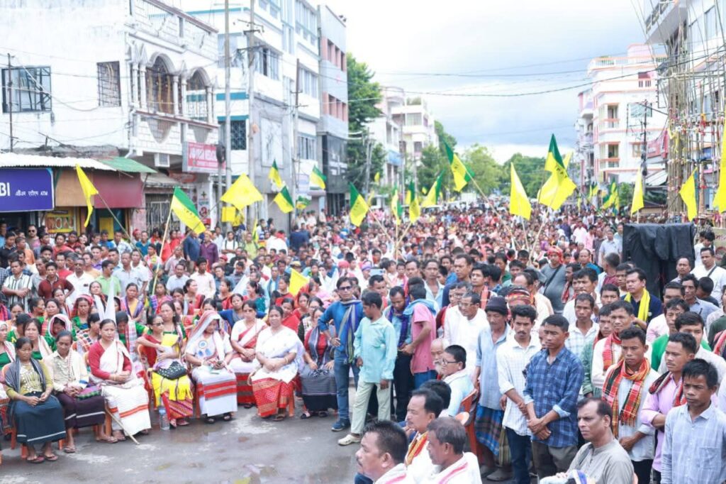 অস্তিত্ব রক্ষায় ফের ঘুরে দাঁড়াচ্ছে আইপিএফটি, পূর্ণ রাজ্যের দাবিতে অনড় নোয়াতিয়া-রিয়াং অস্তিত্ব রক্ষায় ফের ঘুরে দাঁড়াচ্ছে আইপিএফটি, পূর্ণ রাজ্যের দাবিতে অনড় নোয়াতিয়া-রিয়াং
