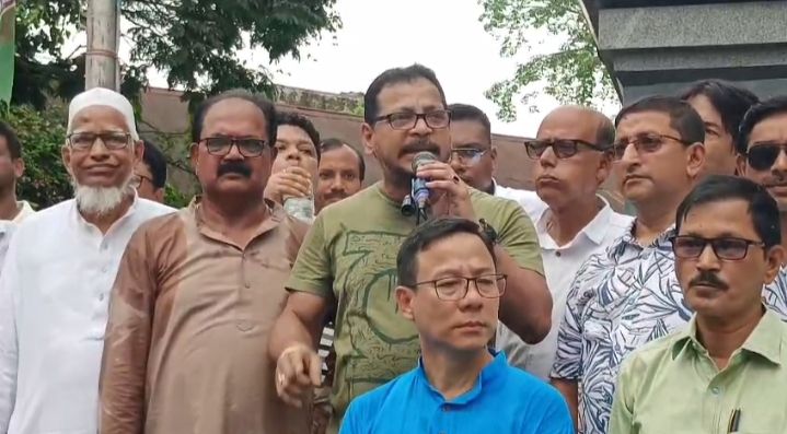 ভাষার অপমান! অমিত মালব্যের কুশপুতুল দাহ কংগ্রেসের, গ্রেফতার ভাষার অপমান! অমিত মালব্যের কুশপুতুল দাহ কংগ্রেসের, গ্রেফতার