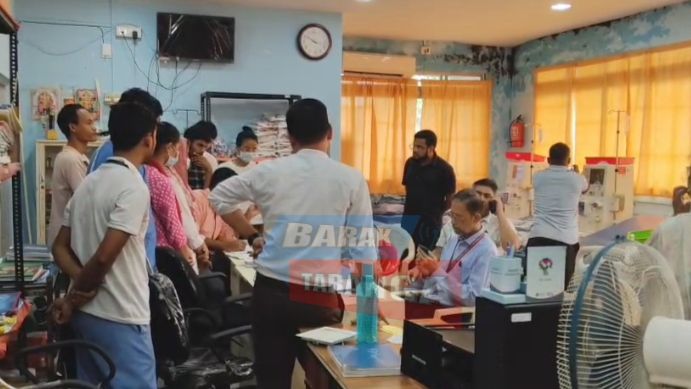 শিলচর মেডিক্যাল কলেজের ডায়ালিসিস সেন্টারে দুষ্কৃতীর তাণ্ডব, ব্যাপক ক্ষতি শিলচর মেডিক্যাল কলেজের ডায়ালিসিস সেন্টারে দুষ্কৃতীর তাণ্ডব, ব্যাপক ক্ষতি