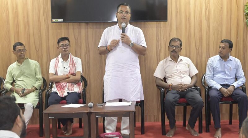 নবনির্মিত বিজেপি পাথারকান্দি মণ্ডল কার্য়ালয়ে মন্ত্রী কৃষ্ণেন্দুর প্রথম সভা