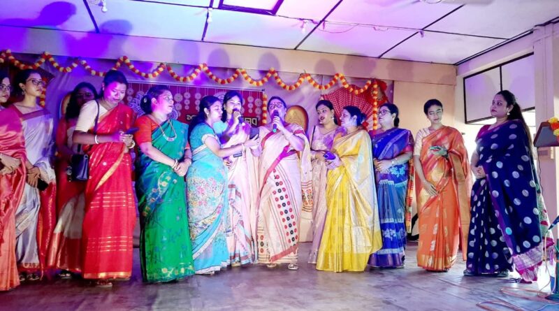 শারদ উৎসব উদযাপন অনুষ্ঠানে জুবিন স্মরণ রাধামাধব কলেজে