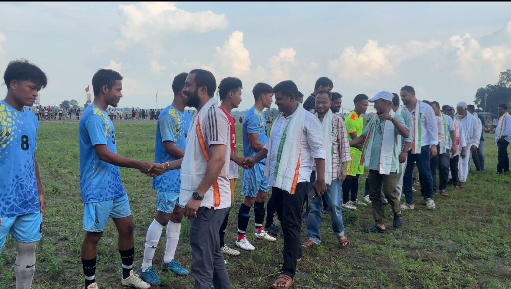 সোনাবাড়িঘাটে ফুটবল শুরু, উদ্বোধনী ম্যাচে জয়ী লোকনাথপুর সোনাবাড়িঘাটে ফুটবল শুরু, উদ্বোধনী ম্যাচে জয়ী লোকনাথপুর