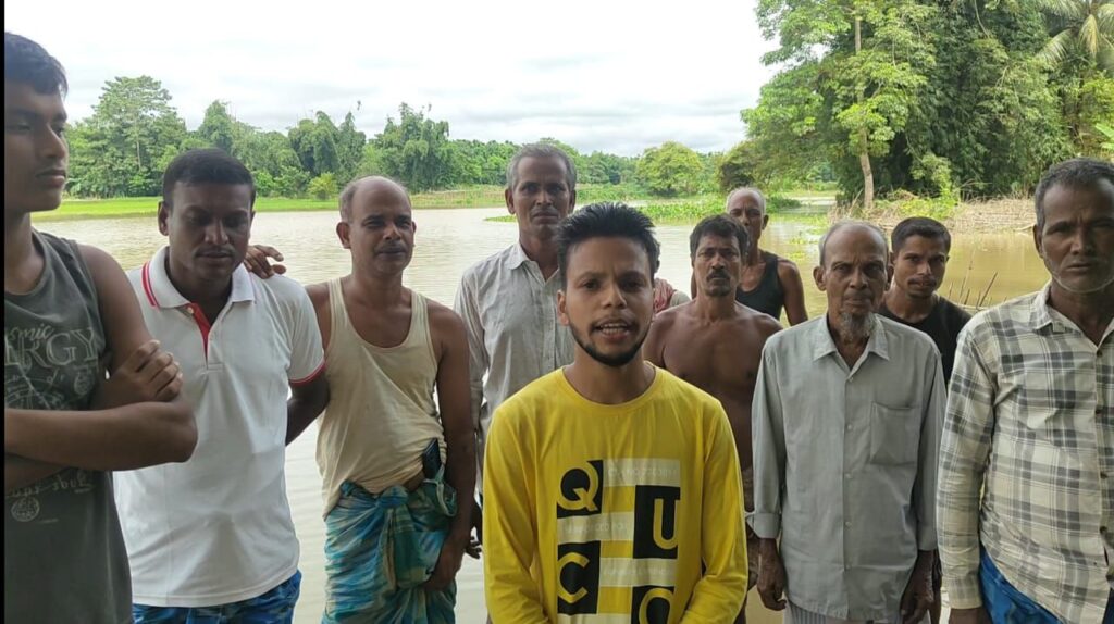 রুকনি ইস্ট জিপির বন্যা কবলিত এলাকা পরিদর্শন জিপি সভাপতির রুকনি ইস্ট জিপির বন্যা কবলিত এলাকা পরিদর্শন জিপি সভাপতির