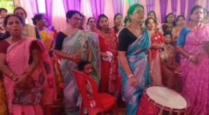 মহাঅষ্টমীতে কুমারী পূজা, ভক্তদের মধ্যে মহা প্রাসাদ বিতরণ মহাঅষ্টমীতে কুমারী পূজা, ভক্তদের মধ্যে মহা প্রাসাদ বিতরণ