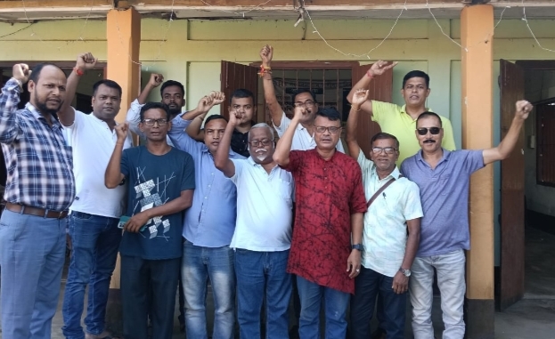 বাকসায় সাংবাদিকদের উপর আক্রমণ, শিলচরে বিক্ষোভ বাৰ্তাজীবী সংঘের বাকসায় সাংবাদিকদের উপর আক্রমণ, শিলচরে বিক্ষোভ বাৰ্তাজীবী সংঘের