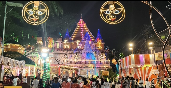 শিলচরের ঐতিহ্যবাহী শ্মশানঘাট কালীপূজায় বর্ণিল সাজ, ভক্তদের ঢল