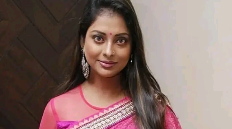 চুরি করে গ্রেফতার অভিনেত্রী চুরি করে গ্রেফতার অভিনেত্রী