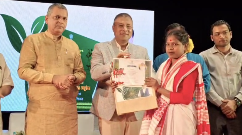 ঝুমুর নৃত্য : বরাকের ৩৩১জন প্রশিক্ষক সহ বিনন্দিনীদের সম্মাননা প্রদান বিমল বরার ঝুমুর নৃত্য : বরাকের ৩৩১জন প্রশিক্ষক সহ বিনন্দিনীদের সম্মাননা প্রদান বিমল বরার