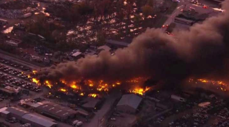 কার্গো বিমান বিধ্বস্ত, চলছে উদ্ধার অভিযান কার্গো বিমান বিধ্বস্ত, চলছে উদ্ধার অভিযান