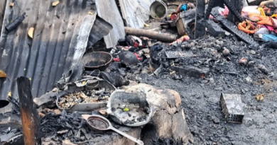 উধারবন্দে অগ্নিকাণ্ডে ক্ষতিগ্রস্ত পরিবারের পাশে বিধায়ক, কংগ্রেসও